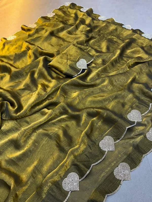 https://lyvstor.blr1.cdn.digitaloceanspaces.com/live/19im12Saree.webp