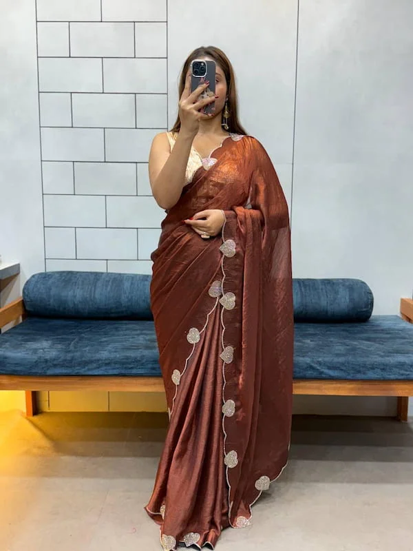 https://lyvstor.blr1.cdn.digitaloceanspaces.com/live/19im4Saree.webp