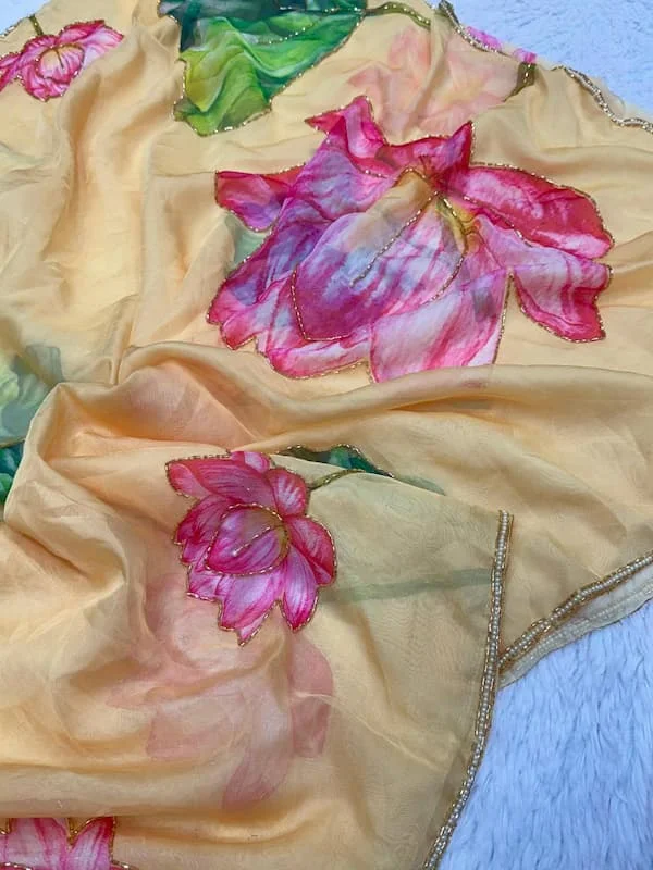 https://lyvstor.blr1.cdn.digitaloceanspaces.com/live/20im2Saree2.webp