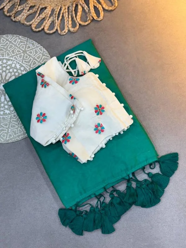 https://lyvstor.blr1.cdn.digitaloceanspaces.com/live/20im3Saree7.webp