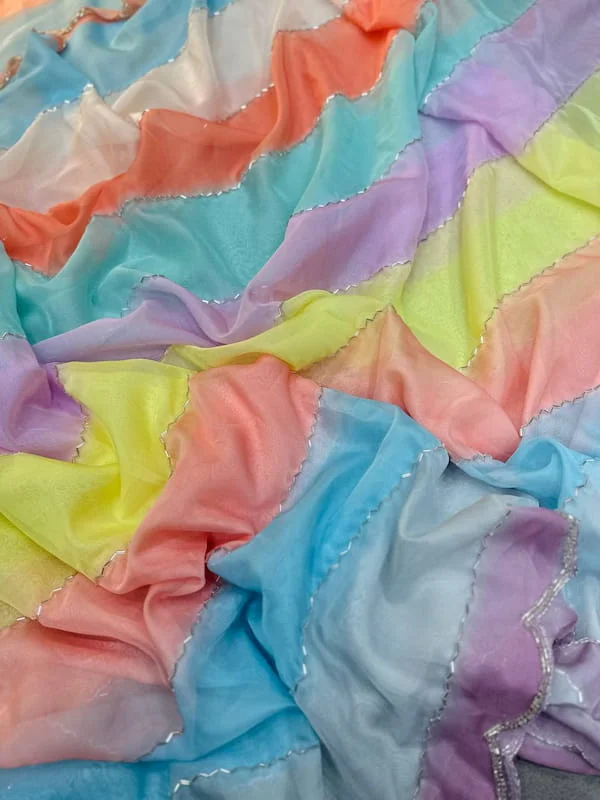 https://lyvstor.blr1.cdn.digitaloceanspaces.com/live/20im6Saree3.webp