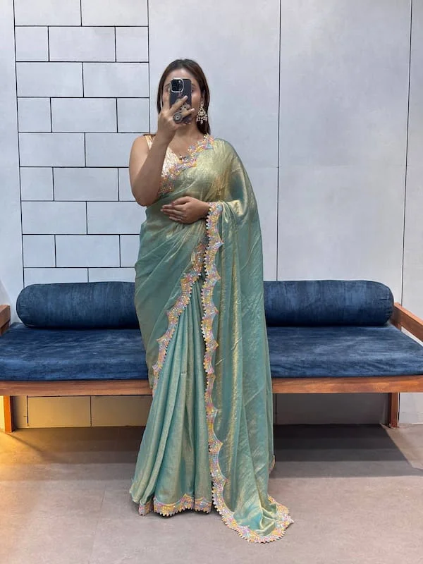 https://lyvstor.blr1.cdn.digitaloceanspaces.com/live/20im8Saree2.webp