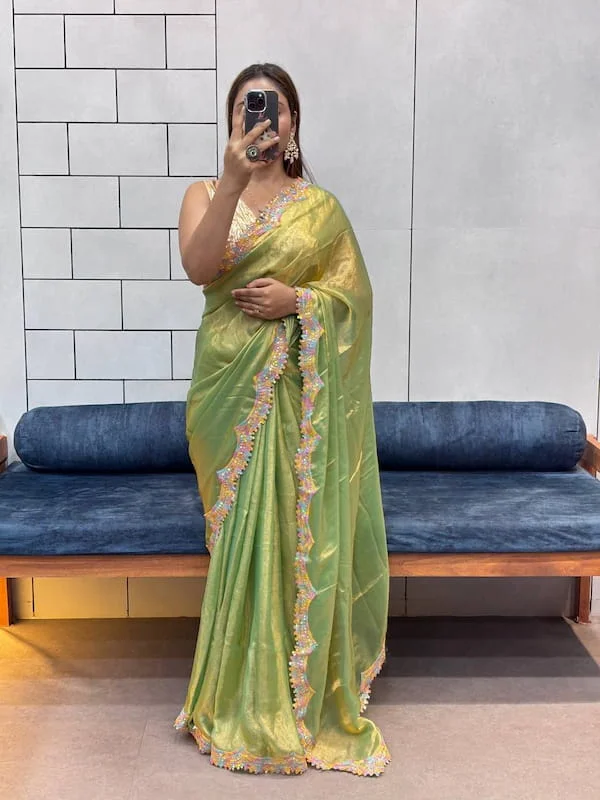 https://lyvstor.blr1.cdn.digitaloceanspaces.com/live/20im8Saree8.webp