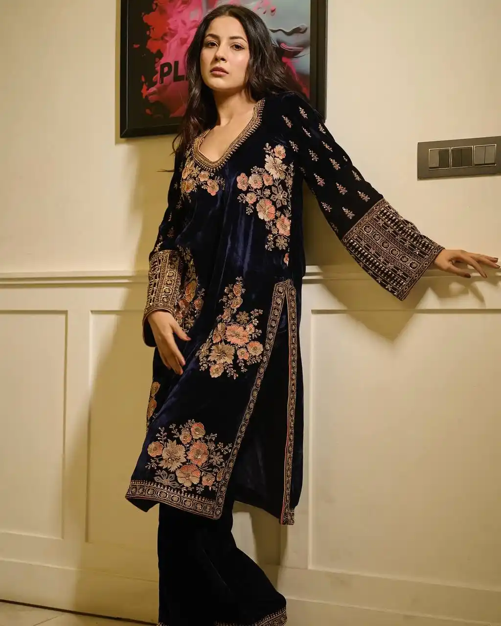 Velvet Embroidered Kurta Set with Dupatta – SRK-5017