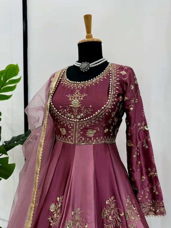 https://lyvstor.blr1.cdn.digitaloceanspaces.com/live/sep2gown43.webp